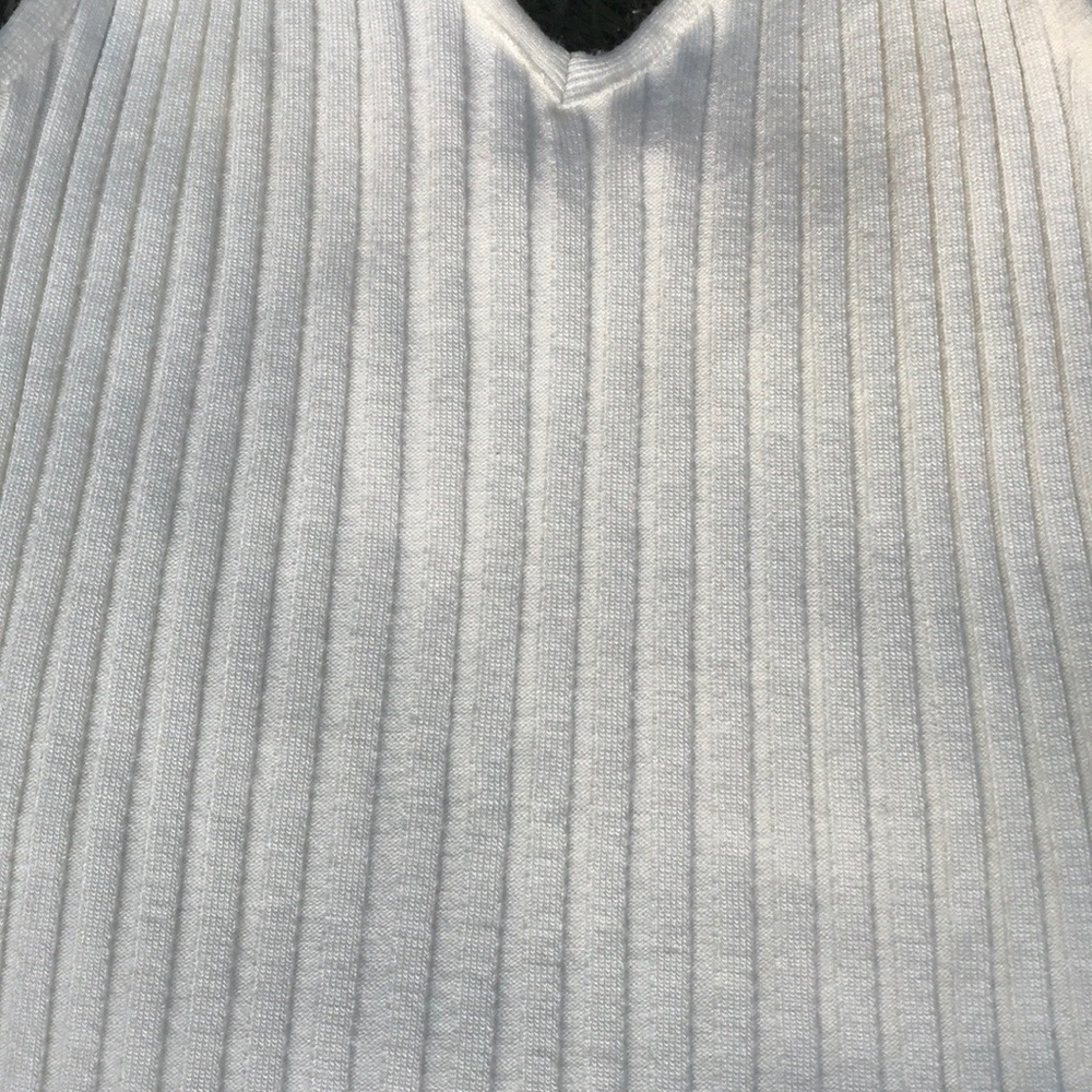 ***SOLD ON DEPOP*** White Ribbed Crop Top - Picture 4 of 8